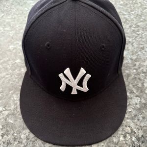 New York Yankee hat size 7 1/4